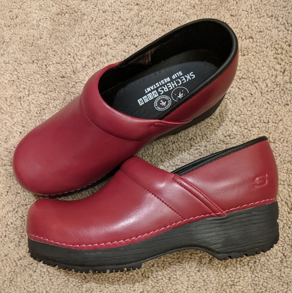 Red Skechers work clogs